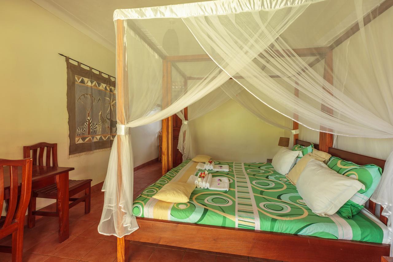 Airport Guesthouse Entebbe Eksteriør bilde