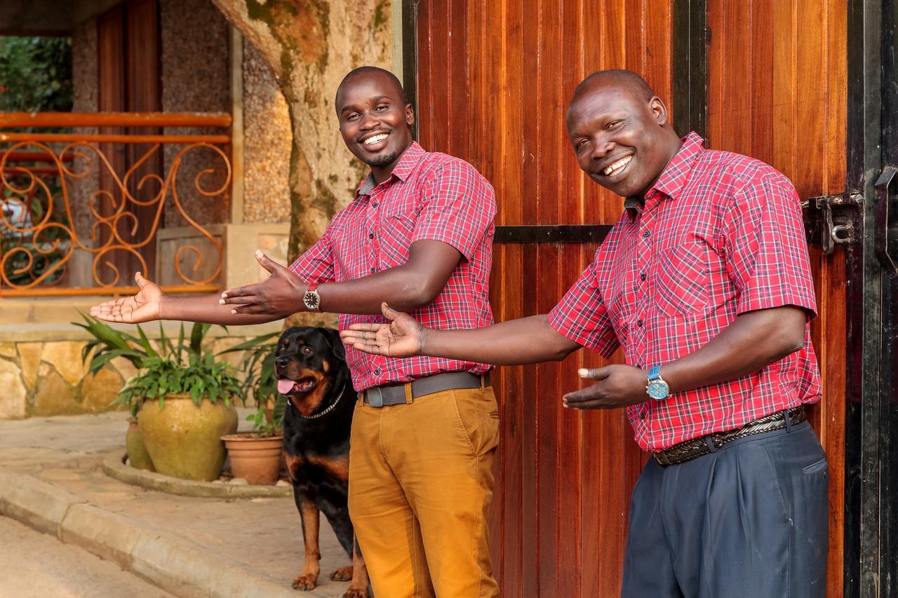 Airport Guesthouse Entebbe Eksteriør bilde