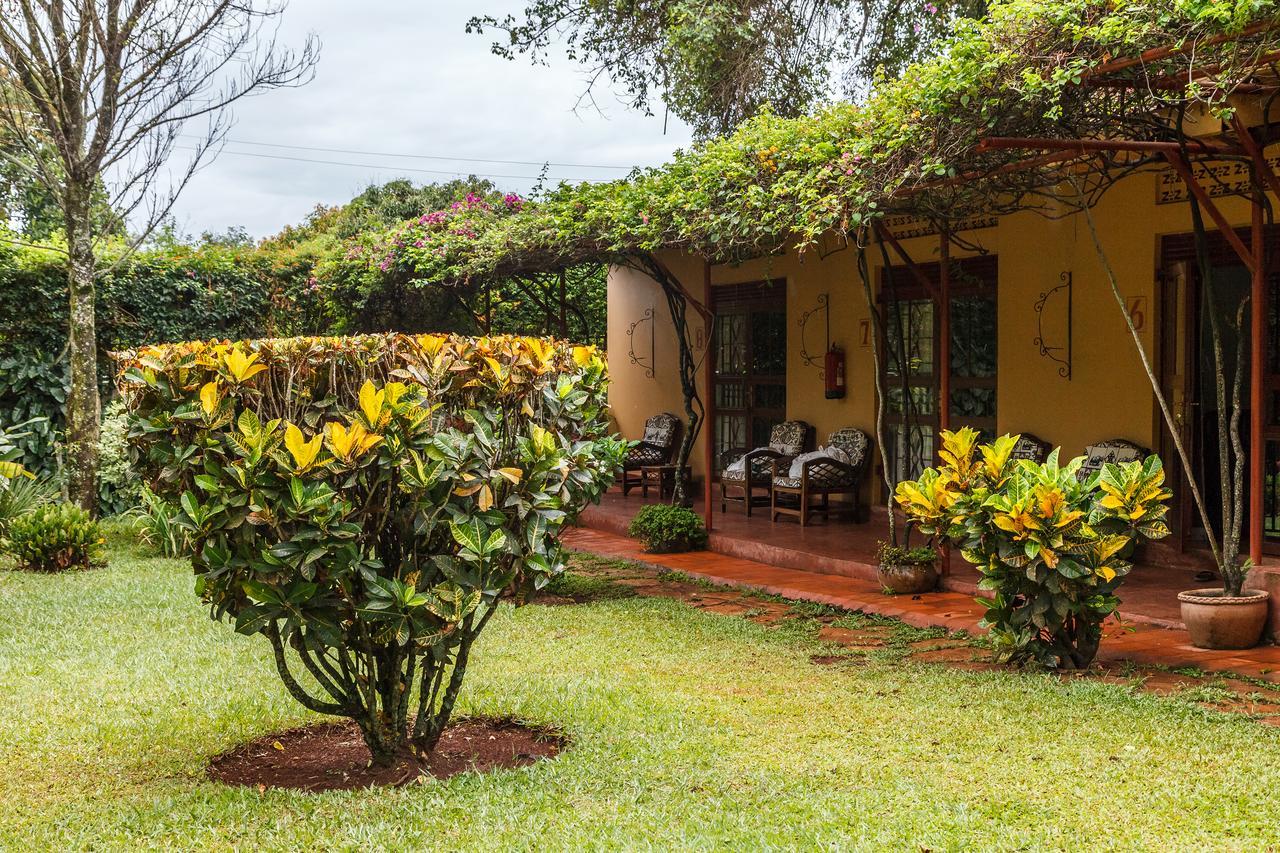 Airport Guesthouse Entebbe Eksteriør bilde