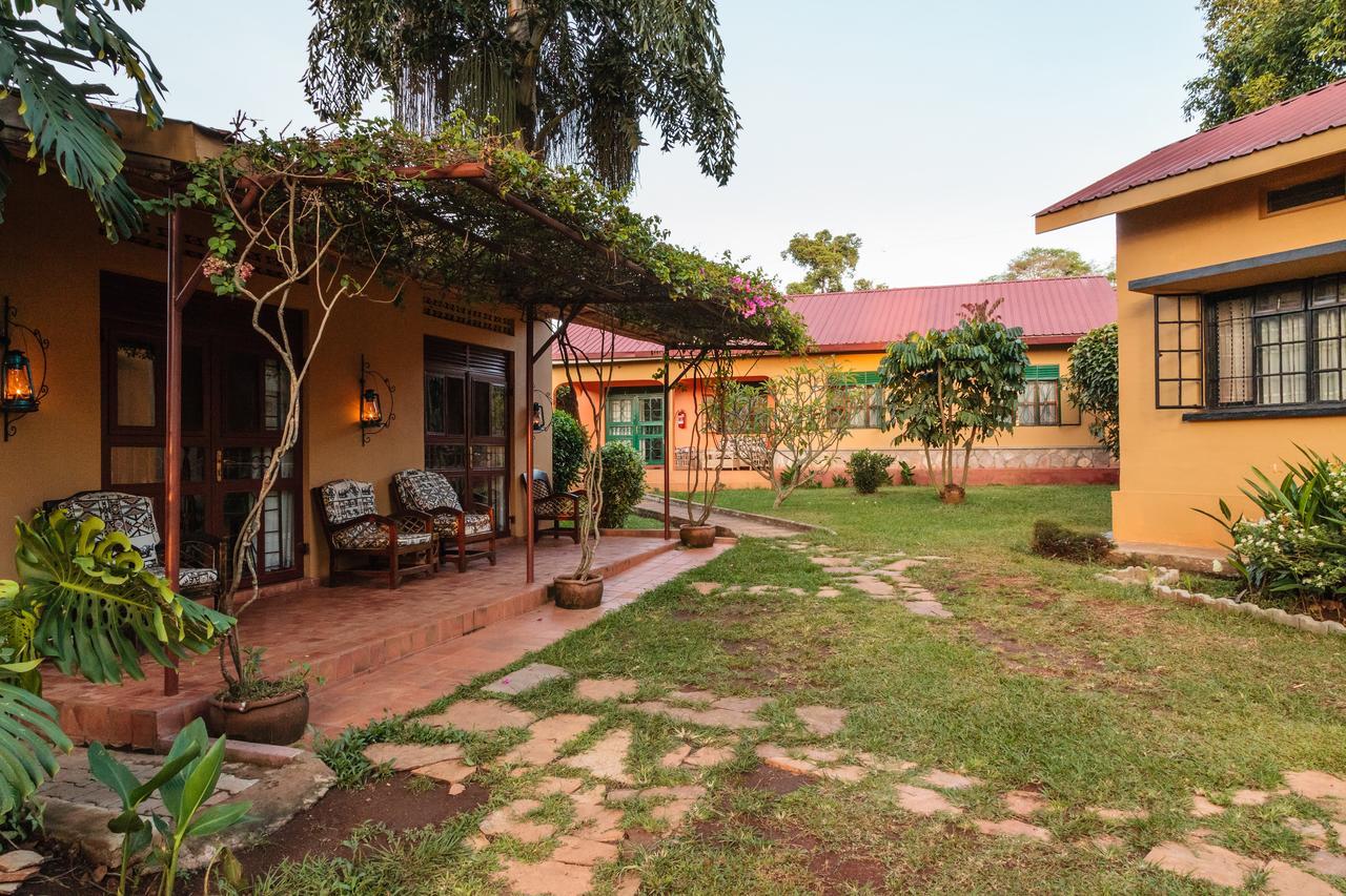 Airport Guesthouse Entebbe Eksteriør bilde