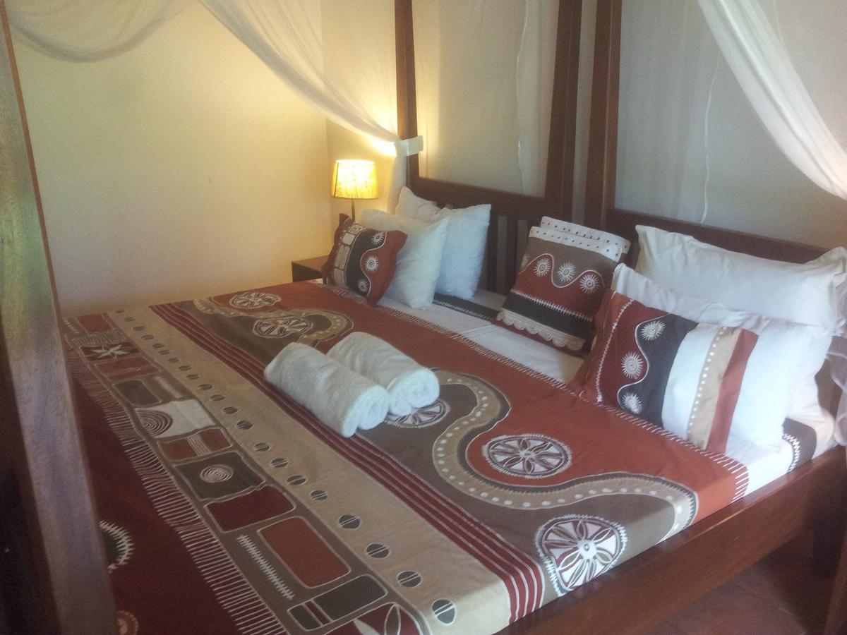 Airport Guesthouse Entebbe Eksteriør bilde