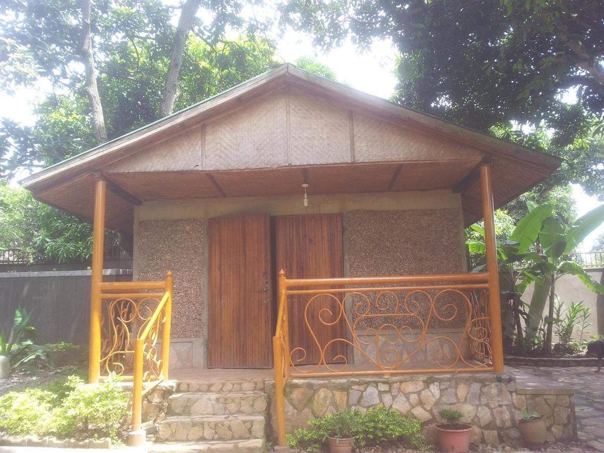 Airport Guesthouse Entebbe Eksteriør bilde