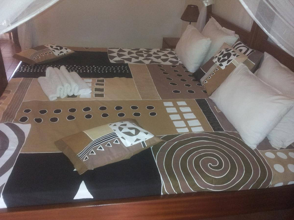 Airport Guesthouse Entebbe Eksteriør bilde
