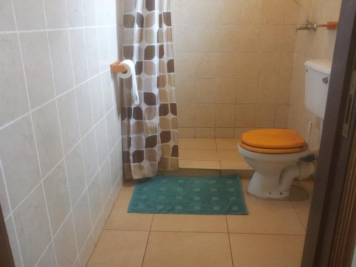 Airport Guesthouse Entebbe Eksteriør bilde